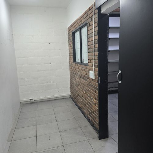 Bodega en arriendo en El Chagualo, Medellín, 500 m² · foto 8 de 9