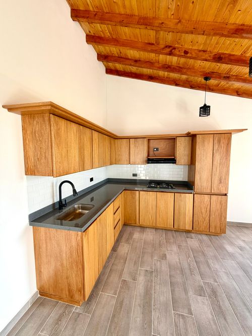 Casa de 3 alcobas en venta en El Carmen De Viboral, El Carmen de Viboral, 83 m² · foto 2 de 14