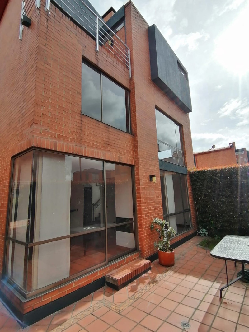 Casa en venta en Iberia, Bogotá · foto 3 de 24