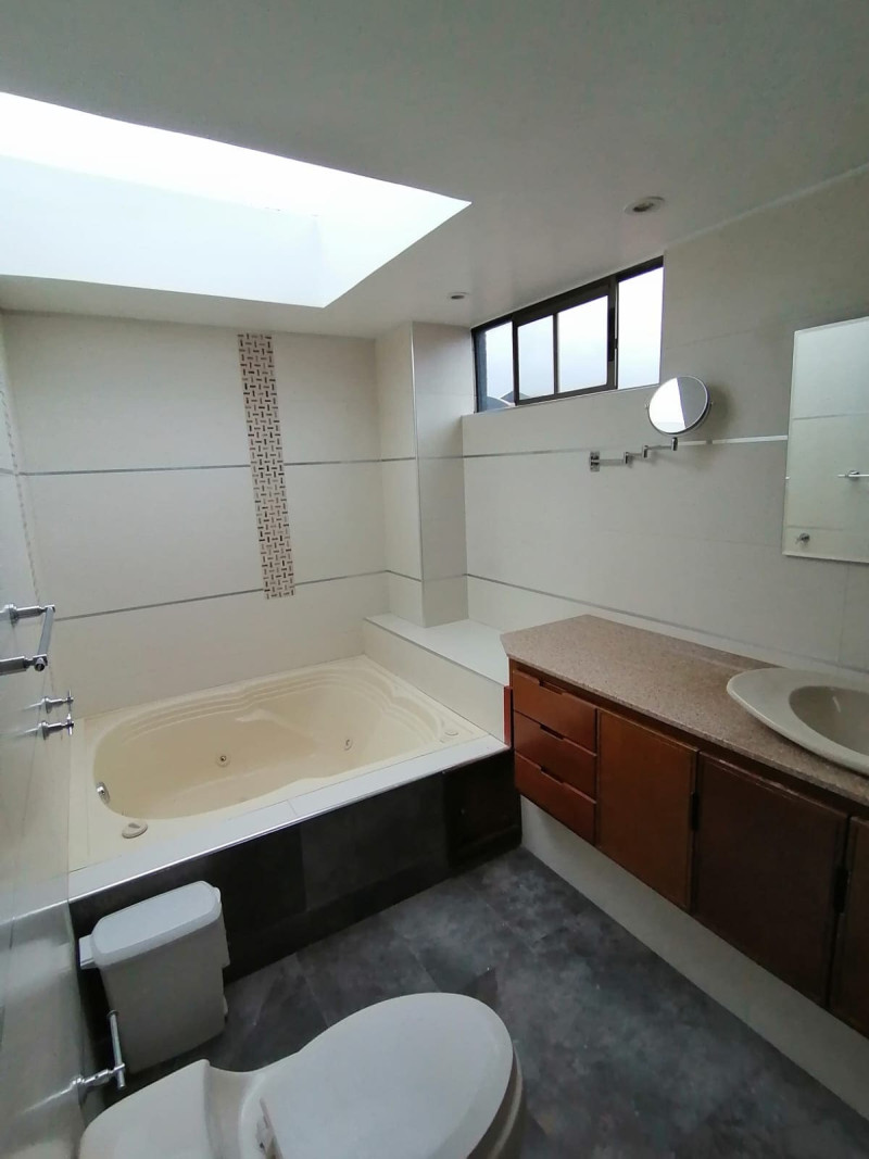 Casa en venta en Iberia, Bogotá · foto 9 de 24
