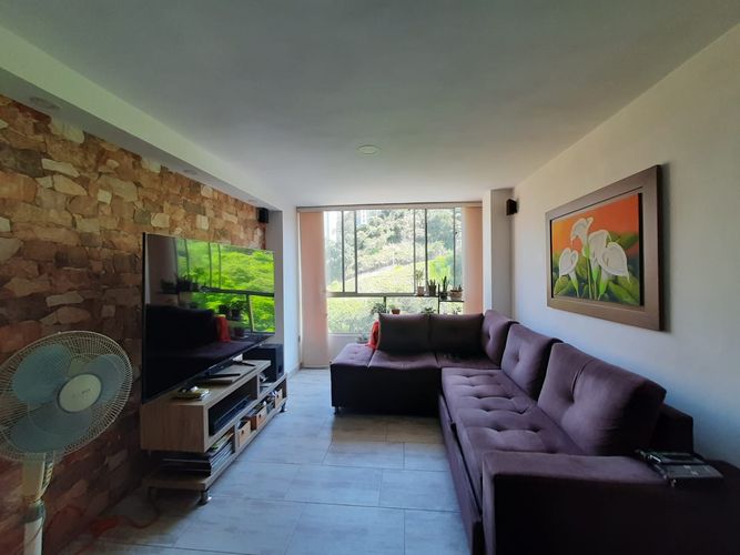 Apartamento de 3 alcobas en venta en Colasania, Medellín, 75 m² · foto 3 de 24
