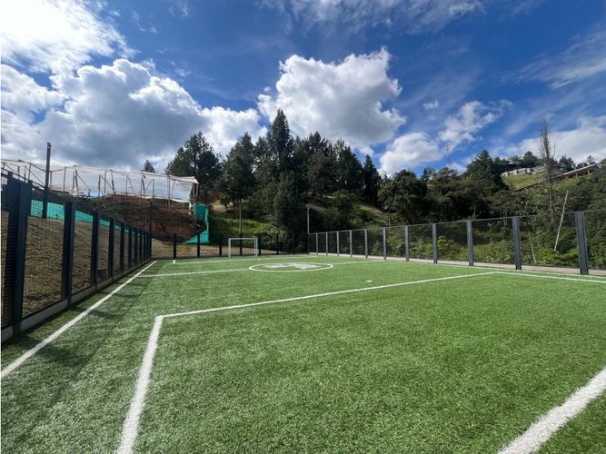 Lote en venta en Escobero, Envigado, 2111 m² · foto 6 de 8
