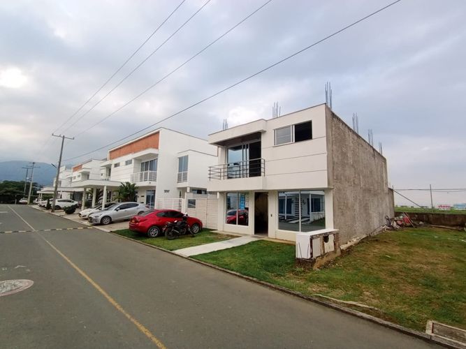 Casa de 4 alcobas en venta en Las Mercedes, Jamundí, 73 m² · foto 3 de 24