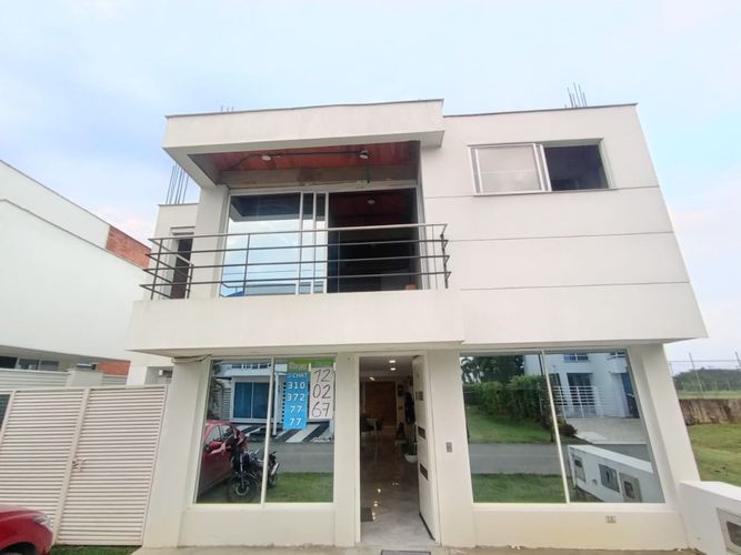 Casa de 4 alcobas en venta en Las Mercedes, Jamundí, 73 m² · foto 4 de 24