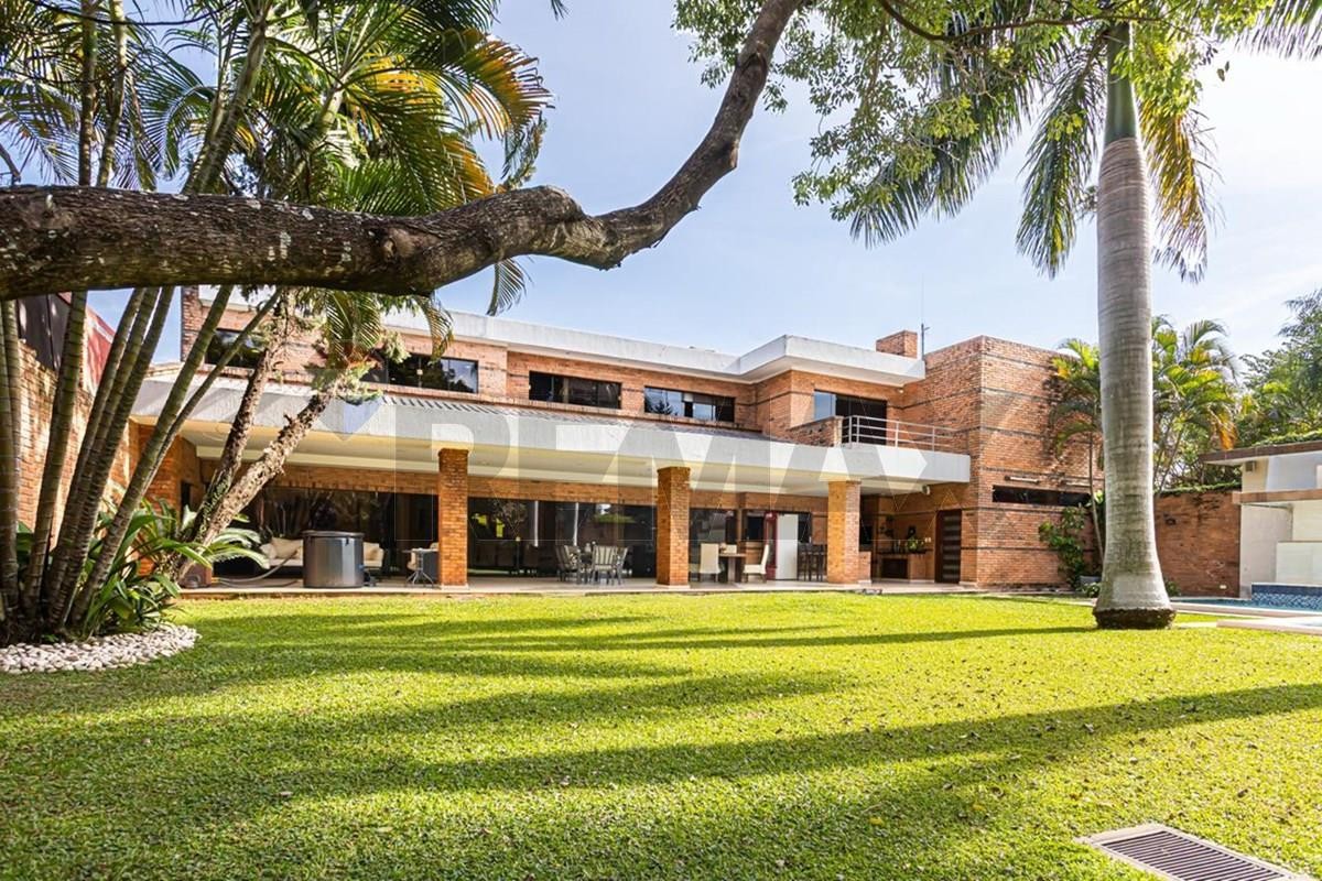 Departamento en venta con baja de precio en Mcal. Estigarribia