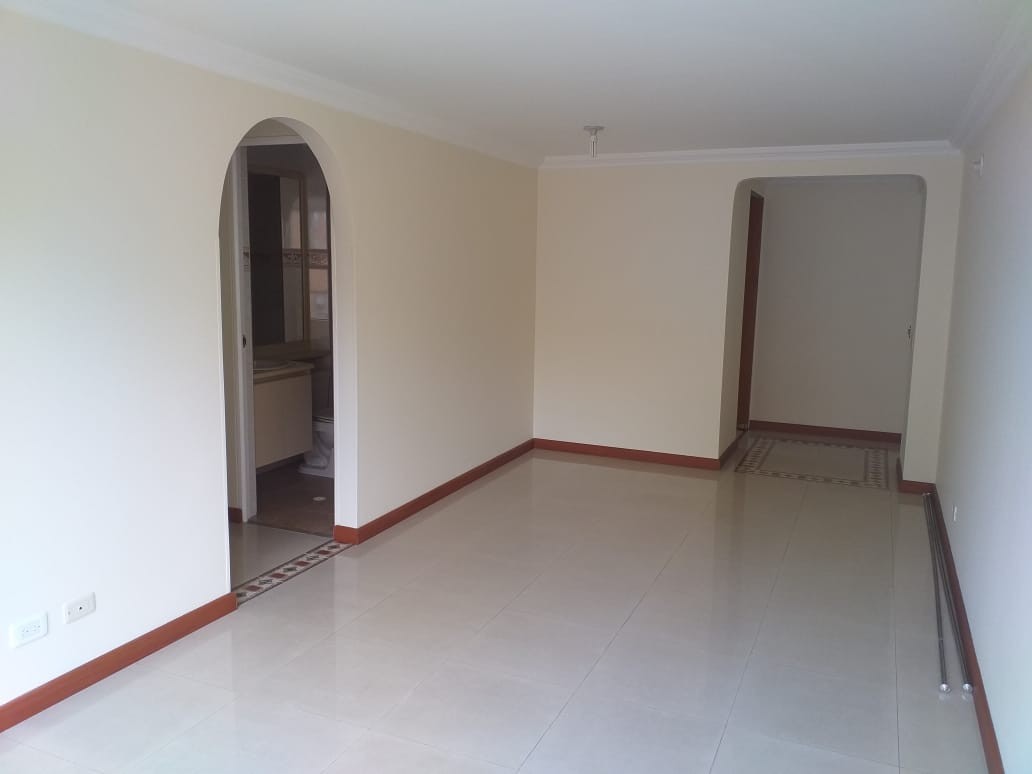 Apartamento en venta en La Liberia, Bogotá · foto 2 de 24