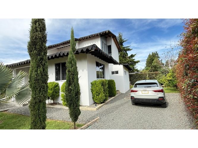 Finca en venta en La Hondita, Guarne, 375 m² · foto 2 de 8