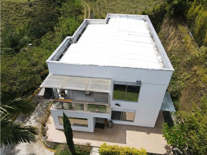 Finca en venta en El Salado, Envigado, 380 m² · foto 2 de 24