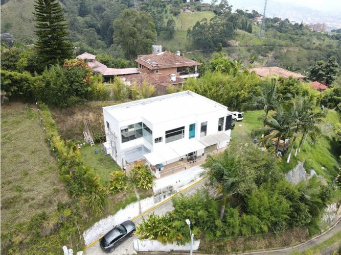 Finca en venta en El Salado, Envigado, 380 m² · foto 3 de 24