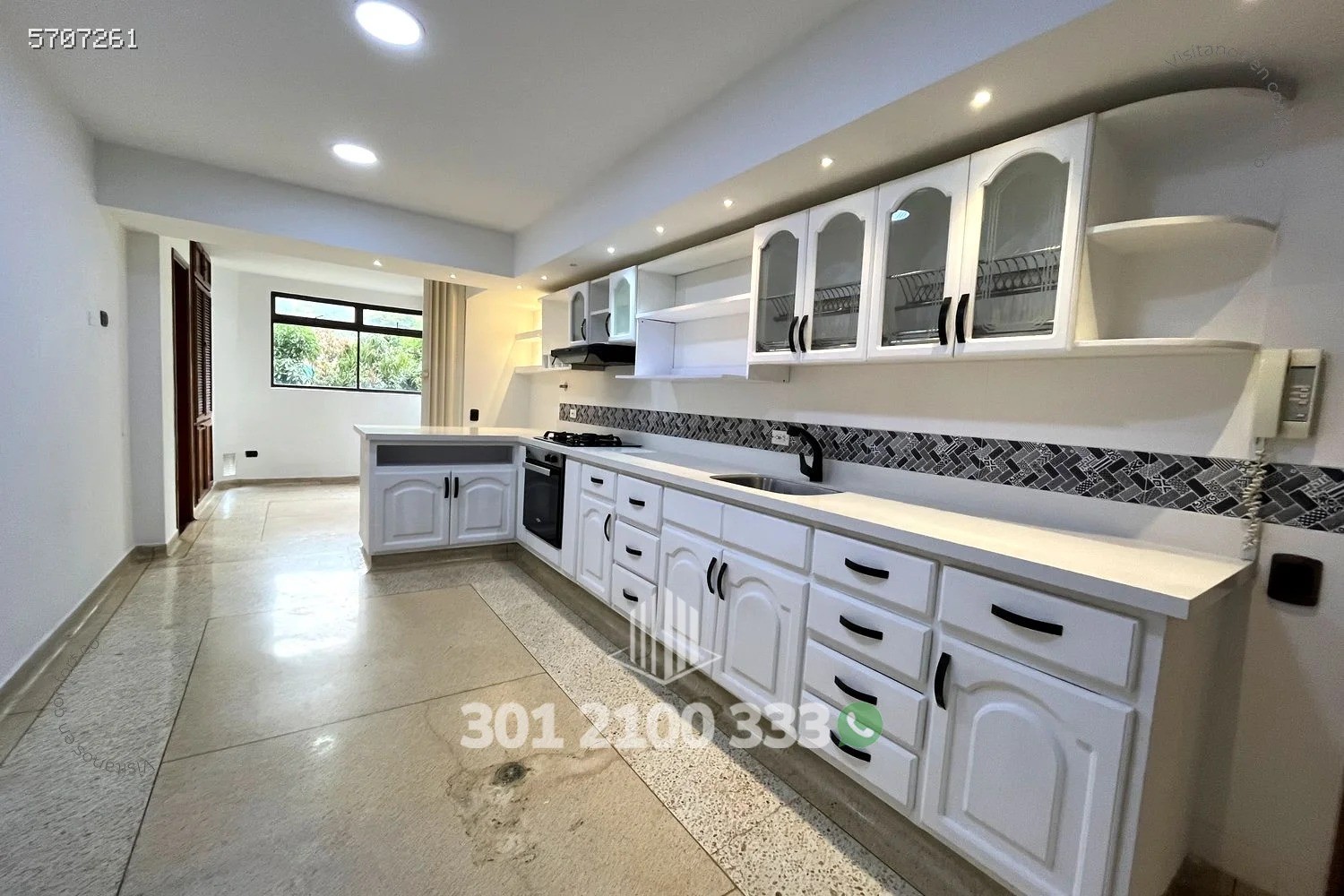 Apartamento en arriendo en Castropol, Medellín · foto 11 de 24