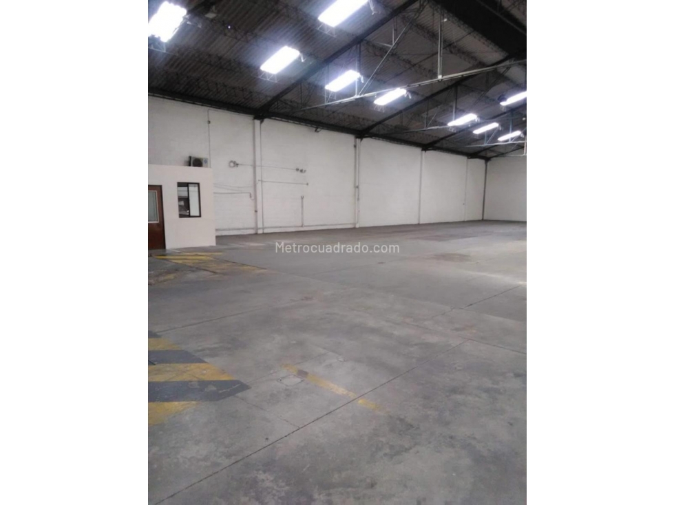 Warehouse for sale in La aguacatala, Medellín 5