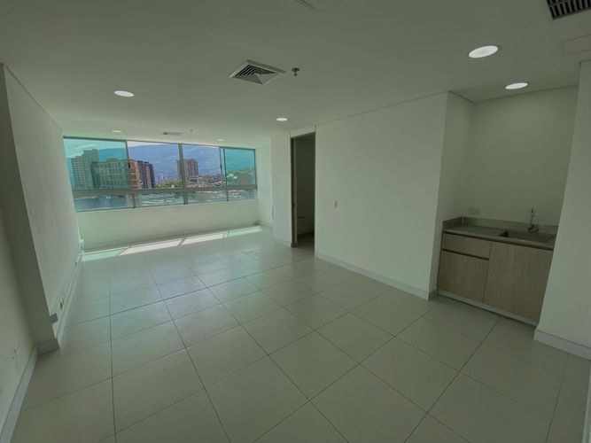 Oficina en venta en Aliadas Del Sur, Sabaneta, 37 m² · foto 3 de 5