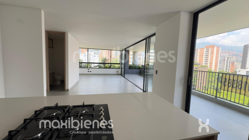 Apartamento en arriendo en Castropol, Medellín · foto 2 de 24