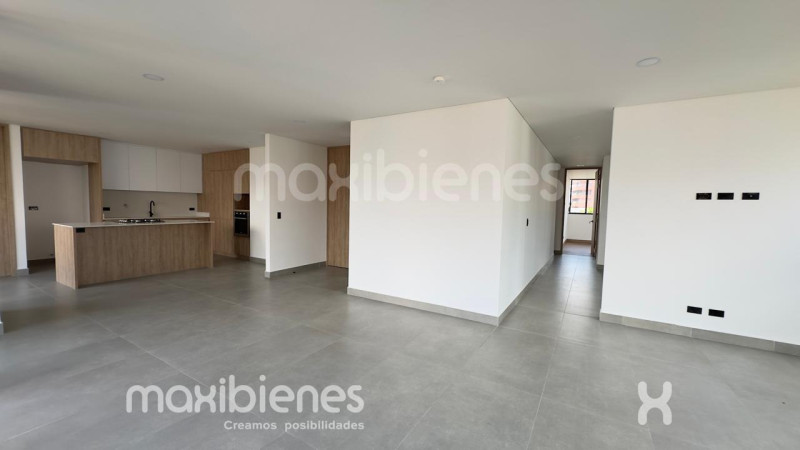 Apartamento en arriendo en Castropol, Medellín · foto 5 de 24
