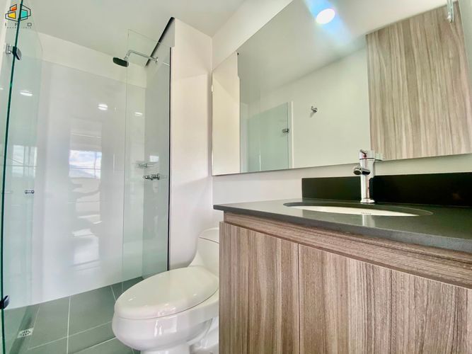 Apartamento de 2 alcobas en arriendo en Asomadera No.2, Medellín, 64 m² · foto 4 de 19