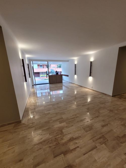 Apartamento en venta en Santa Barbara Occidental, Bogotá · foto 6 de 7