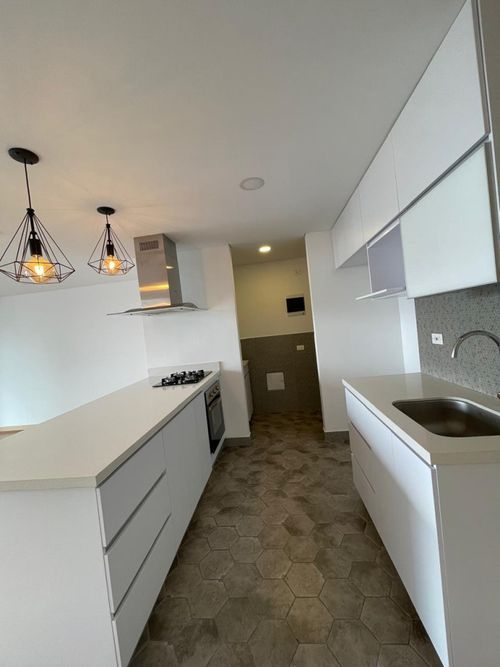 Apartamento de 1 alcoba en arriendo en El Diamante No. 2, Medellín, 65 m² · foto 2 de 13