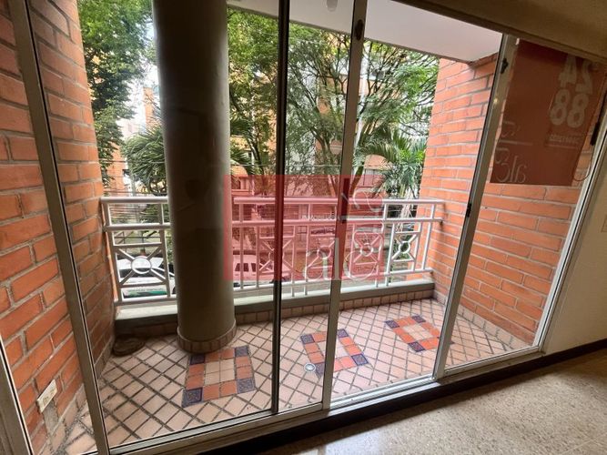 Apartamento de 3 alcobas en arriendo en Villas Del Vallejuelo 1, Envigado, 92 m² · foto 2 de 10