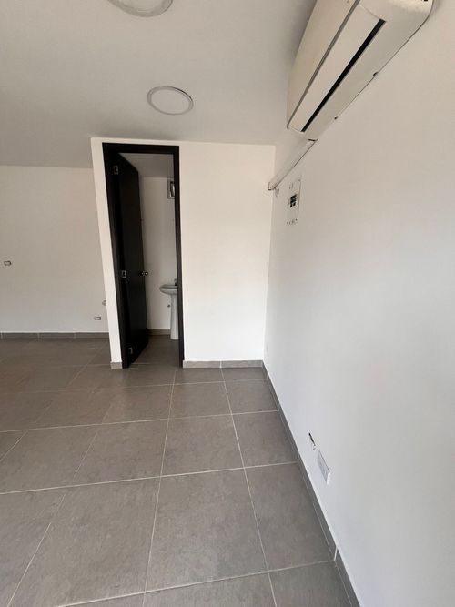 Local en arriendo en Bretaña, Cali, 30 m² · foto 3 de 12
