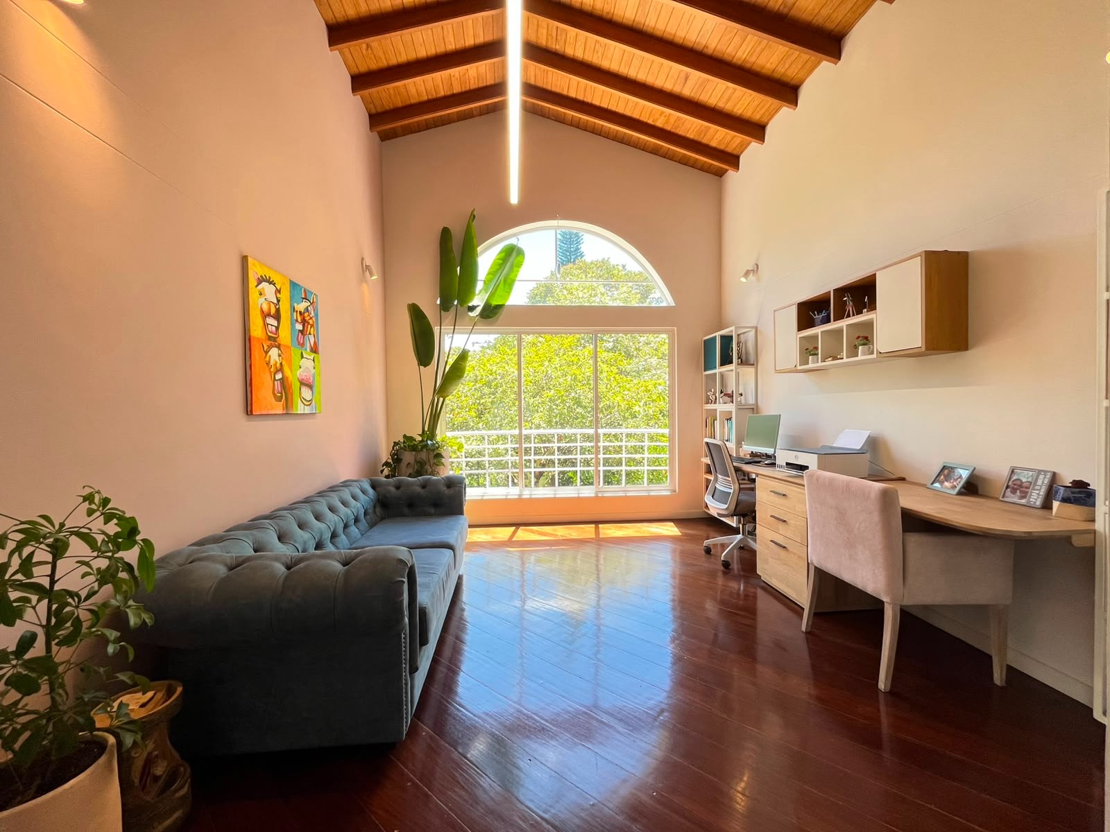 Casa en arriendo en El Poblado, Medellín · foto 2 de 20