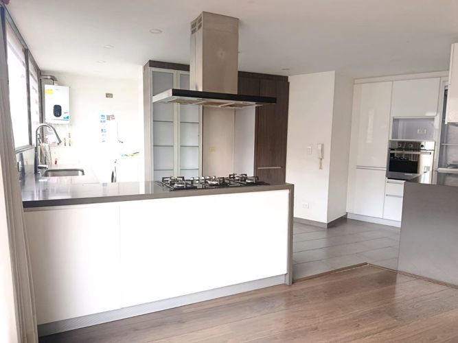 Apartamento de 3 alcobas en arriendo en Santa Barbara, Bogotá, 124 m² · foto 6 de 14