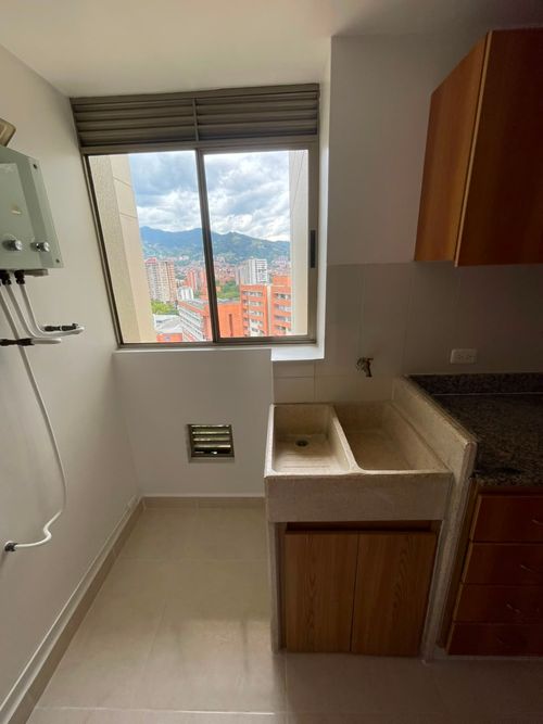 Apartamento de 3 alcobas en arriendo en La Frontera, Medellín, 112 m² · foto 2 de 17