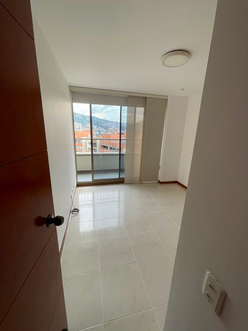 Apartamento de 3 alcobas en arriendo en La Frontera, Medellín, 112 m² · foto 6 de 17
