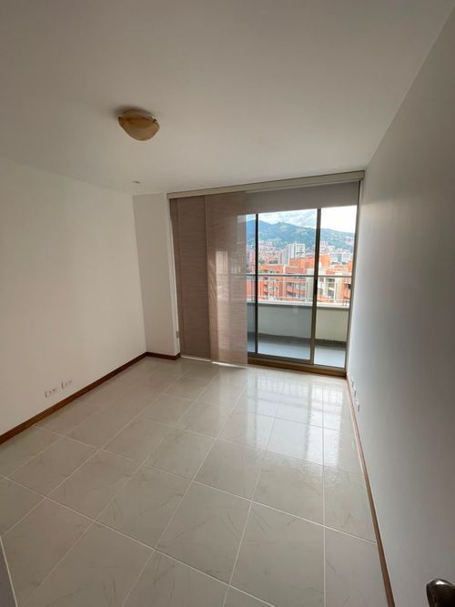 Apartamento de 3 alcobas en arriendo en La Frontera, Medellín, 112 m² · foto 8 de 17