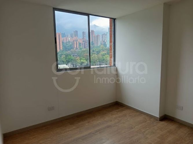 Apartamento de 3 alcobas en arriendo en Ciudad Del Río, Medellín, 121 m² · foto 6 de 17