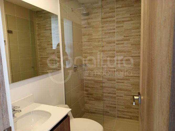 Apartamento de 3 alcobas en arriendo en Ciudad Del Río, Medellín, 121 m² · foto 10 de 17