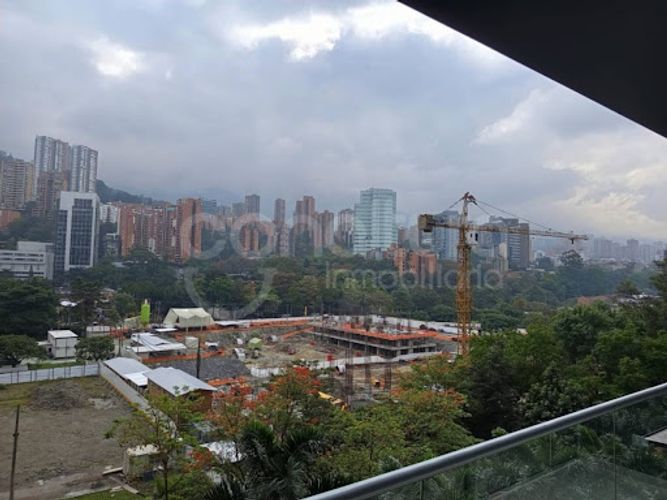 Apartamento de 3 alcobas en arriendo en Ciudad Del Río, Medellín, 121 m² · foto 16 de 17
