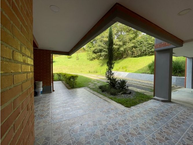 Casa de 4 alcobas en venta en La Tablaza, La Estrella, 385 m² · foto 3 de 22