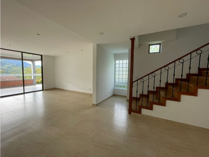 Casa de 4 alcobas en venta en La Tablaza, La Estrella, 385 m² · foto 8 de 22
