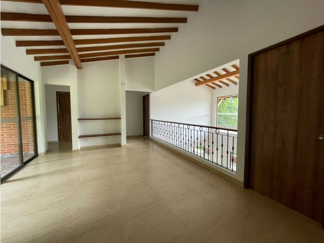 Casa de 4 alcobas en venta en La Tablaza, La Estrella, 385 m² · foto 10 de 22