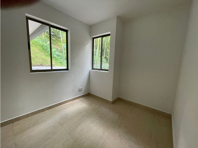 Casa de 4 alcobas en venta en La Tablaza, La Estrella, 385 m² · foto 19 de 22