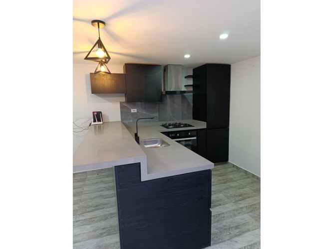 Casa en venta en Guayaquil, Armenia, 170 m² · foto 2 de 21