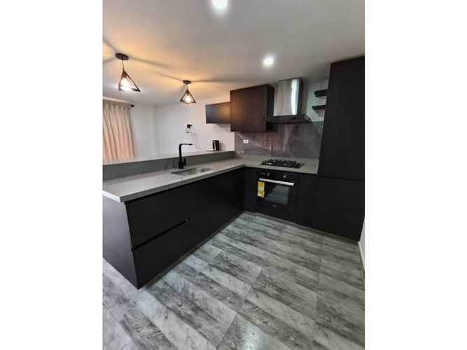 Casa en venta en Guayaquil, Armenia, 170 m² · foto 3 de 21
