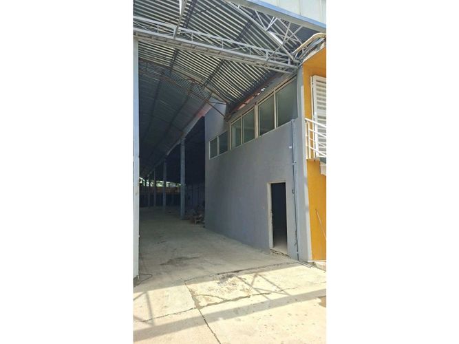 Bodega en arriendo en Cascajal, Cali, 1700 m² · foto 4 de 4