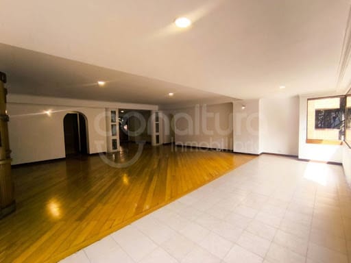 Apartamento de 3 alcobas en arriendo en Los Balsos, Medellín, 241 m² · foto 6 de 24