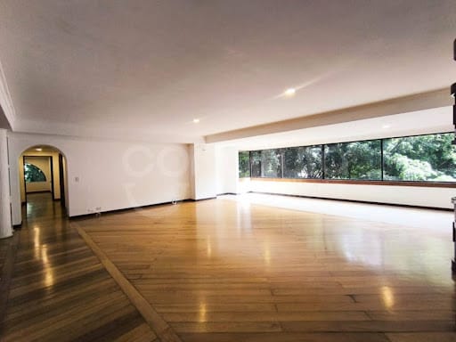 Apartamento de 3 alcobas en arriendo en Los Balsos, Medellín, 241 m² · foto 7 de 24