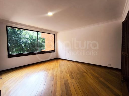 Apartamento de 3 alcobas en arriendo en Los Balsos, Medellín, 241 m² · foto 11 de 24