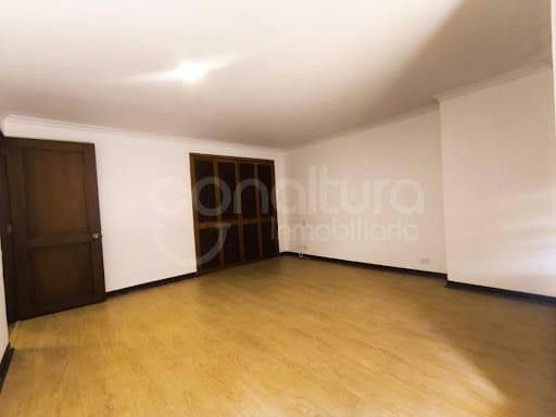 Apartamento de 3 alcobas en arriendo en Los Balsos, Medellín, 241 m² · foto 12 de 24