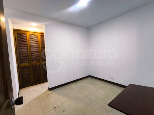 Apartamento de 3 alcobas en arriendo en Los Balsos, Medellín, 241 m² · foto 22 de 24