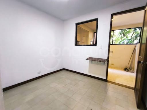 Apartamento de 3 alcobas en arriendo en Los Balsos, Medellín, 241 m² · foto 23 de 24