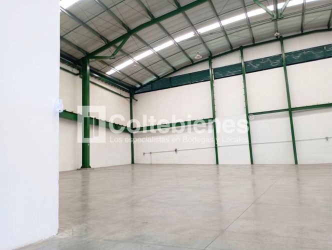 Bodega en arriendo en Machado, Copacabana, 1200 m² · foto 3 de 10