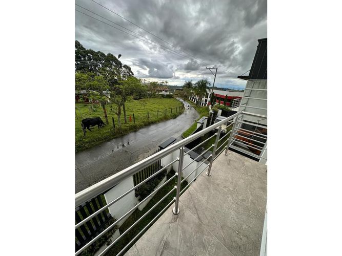 Casa de 3 alcobas en venta en Cr. Bosques De Palermo, Armenia, 212 m² · foto 18 de 23