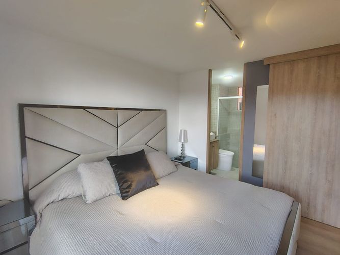 Apartamento de 2 alcobas en arriendo en El Poblado, Medellín, 77 m² · foto 11 de 19