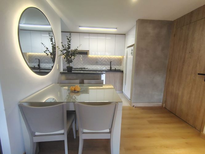 Apartamento de 2 alcobas en arriendo en El Poblado, Medellín, 77 m² · foto 5 de 19