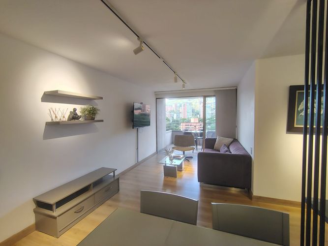 Apartamento de 2 alcobas en arriendo en El Poblado, Medellín, 77 m² · foto 4 de 19