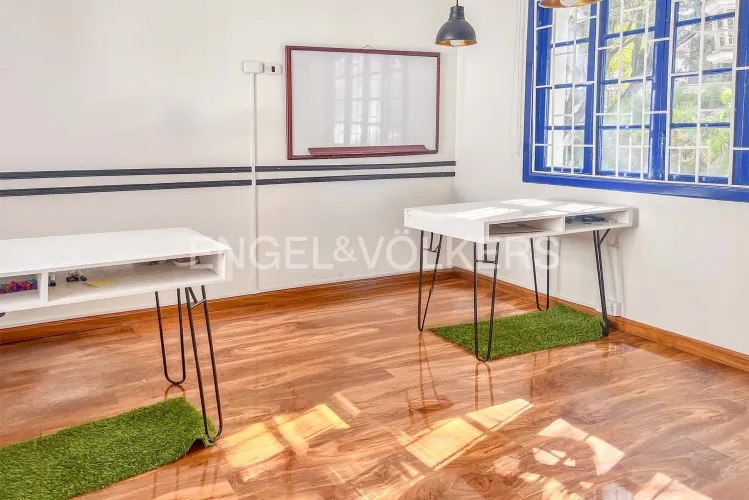 Casa en venta en San Luis, Bogotá, 297 m² · foto 6 de 7